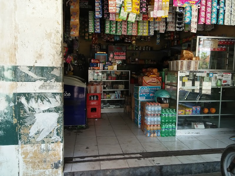 Quick Shopping in Ujungman, Happy Shopping at Toko Sriwijaya